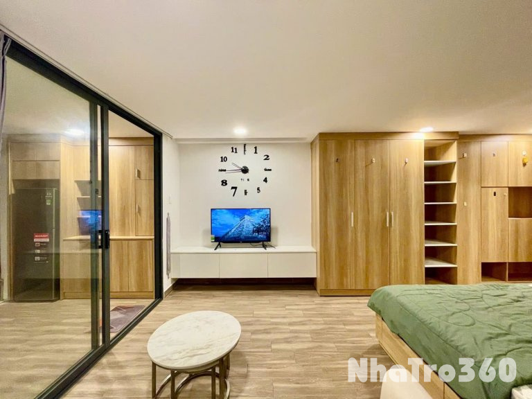 Cho thuê căn hộ 1PN Ban công giếng trời, Máy giặt riêng Q1 gần chợ Bến Thành, Bitexco, Bùi Viện, Nowzone