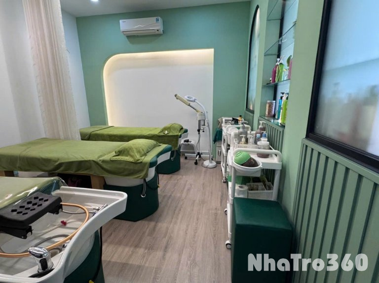 SANG NHƯỢNG PHÒNG KHÁM THẨM MỸ DA LIỄU – ĐẦY ĐỦ MÁY MÓC, VẬT TƯ – VỊ TRÍ ĐẸP TẠI 349/128 Lê Đại Hành. P13. Q11 TP.HCM