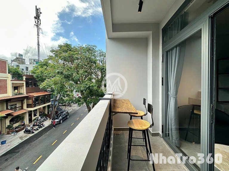 Cho thuê căn hộ Studio Ban công Q1 gần cầu Nguyễn Văn Cừ, Nowzone, Công An Thành Phố