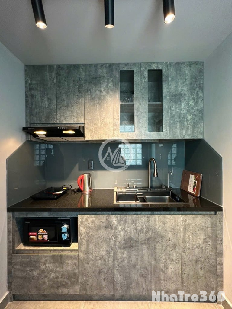 Cho thuê căn hộ Studio Ban công Q1 gần cầu Nguyễn Văn Cừ, Nowzone, Công An Thành Phố