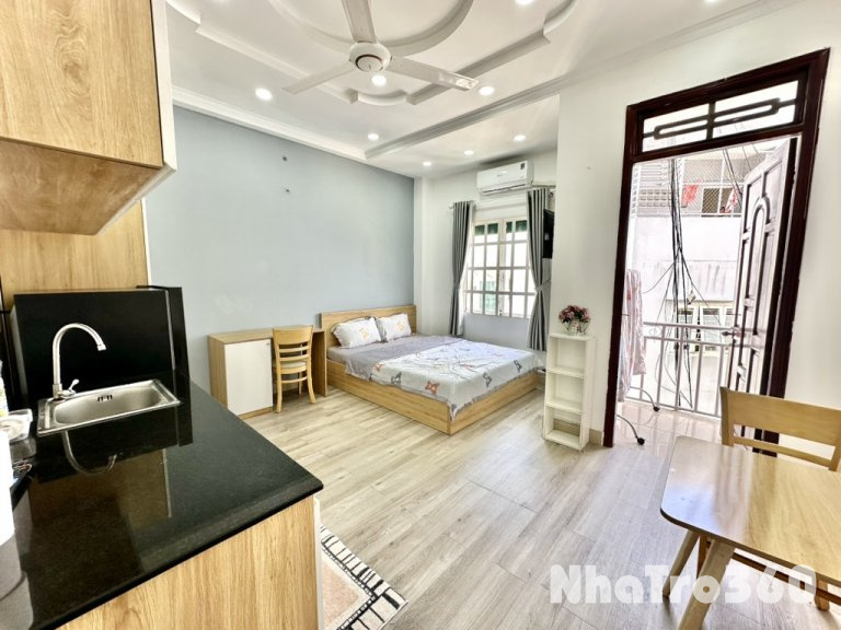 Căn hộ Full nội thất, ban công gần ĐH Luật Q4