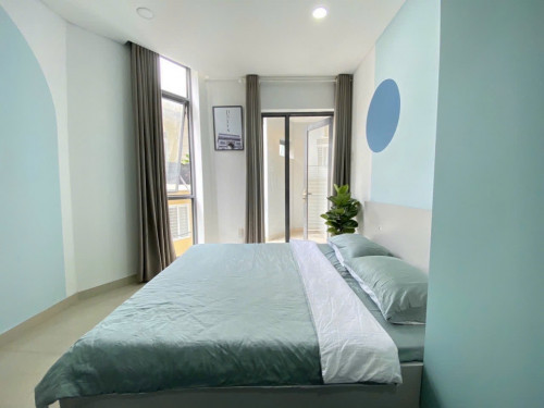 Cho thuê căn hộ Studio Ban công Q1 gần công viên Lê Văn Tám, chợ Tân Định, nhà thờ Tân Định