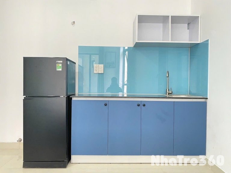 Cho thuê căn hộ Studio Ban công Q1 gần công viên Lê Văn Tám, chợ Tân Định, nhà thờ Tân Định