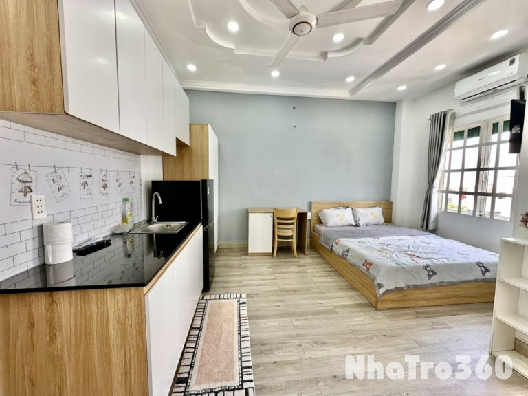 Căn hộ Full nội thất, ban công gần ĐH Luật Q4