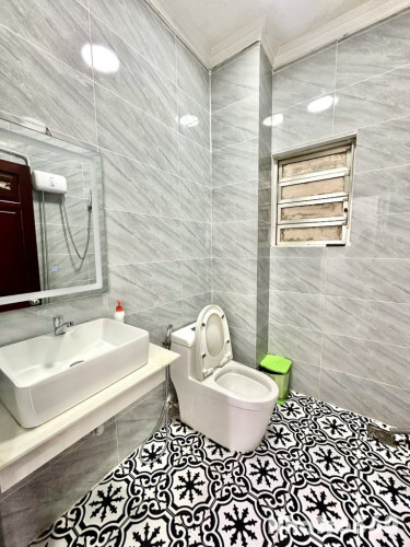 Căn hộ Full nội thất, ban công gần ĐH Luật Q4