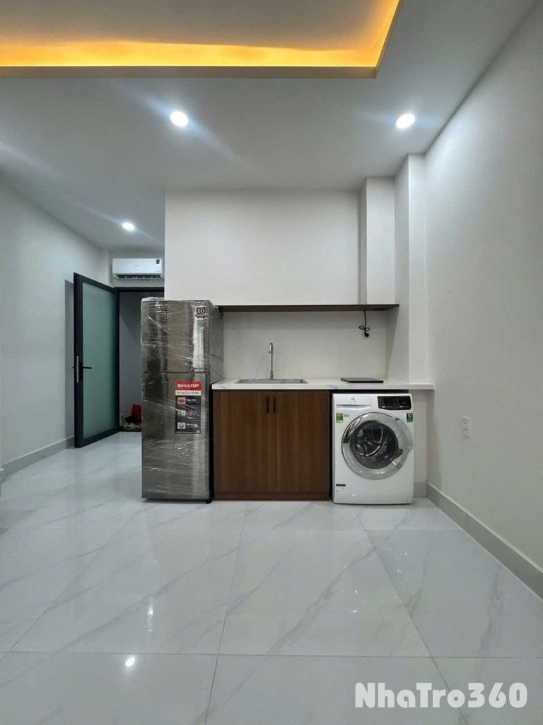 Căn hộ full nội thất ban công CMT8 Quận 3