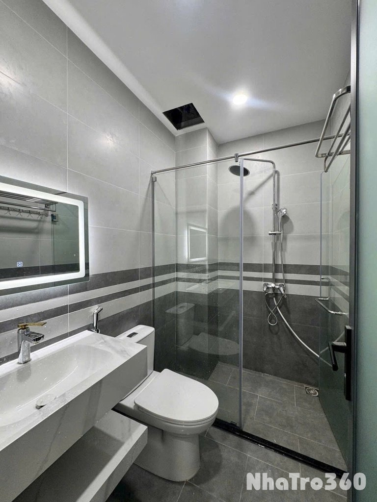 Căn hộ full nội thất ban công CMT8 Quận 3