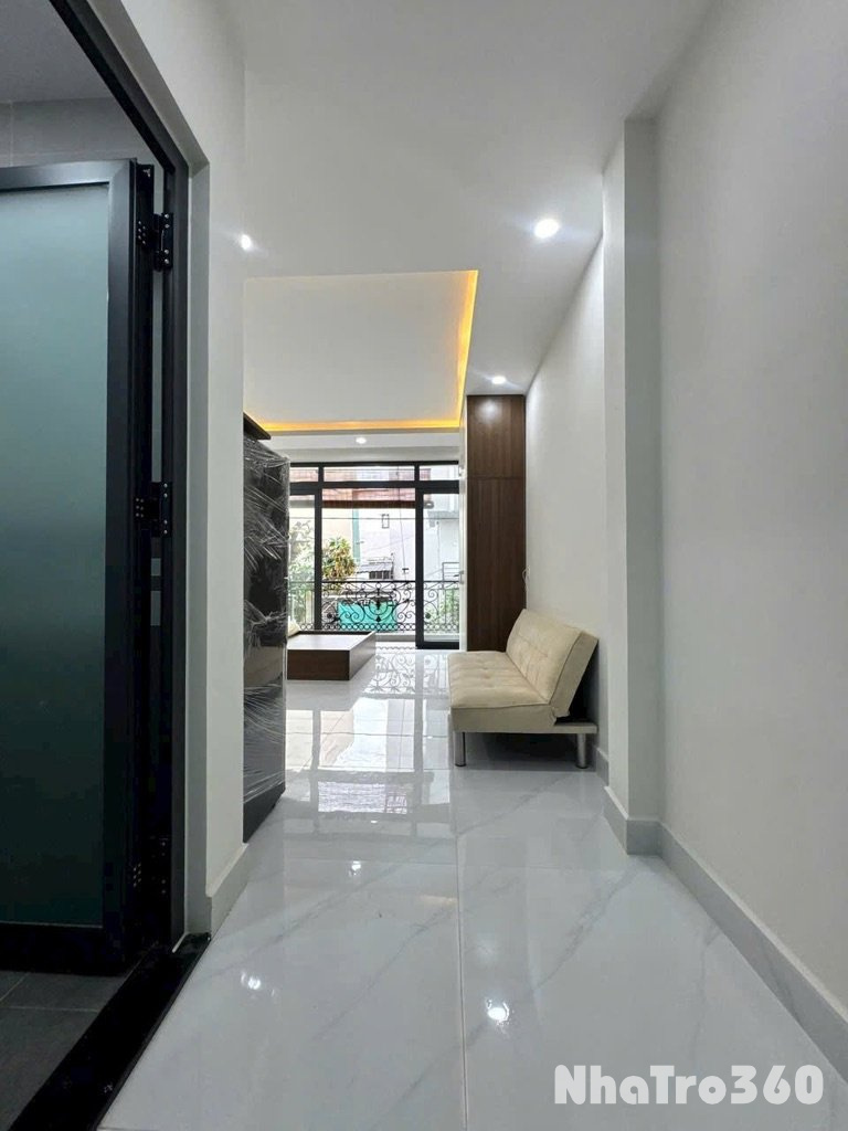 Căn hộ full nội thất ban công CMT8 Quận 3