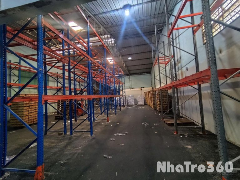 Cho thuê kho chứa hàng 658m2 mặt tiền đường Nguyễn Văn Vịnh, P. Hiệp Tân, Q. Tân Phú