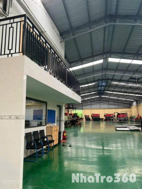 Kho xưởng cho thuê Trần Văn Giàu, Bình Chánh, DT: 2,500m2 đường container 24h, giá 120tr/th