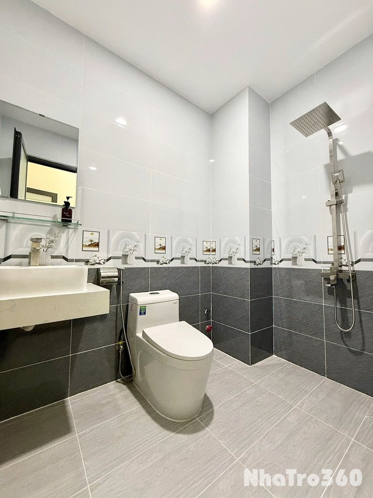 Căn hộ cửa sổ lớn gầ Thảo cầm viên Q1