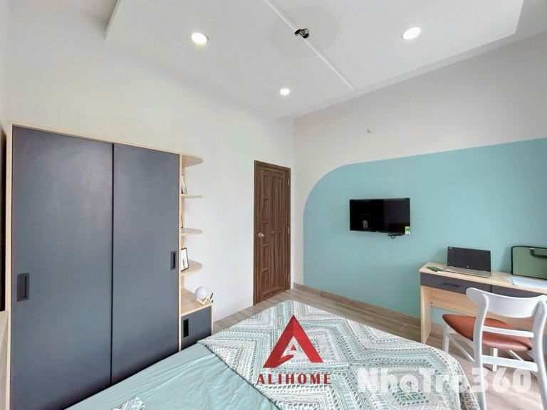 Căn hộ tách bếp giá giảm mạnh mùa sinh viên ngay quận 4, view bancol, gần Đại học UEH