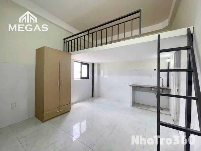 Cửa sổ trời, có gác, rộng thoáng, thang máy