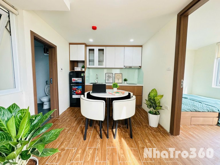 (Cực Hiếm) Căn hộ 2 phòng ngủ cao cấp 40m2 mới khai trương tại mặt phố Trúc Khê - Có máy giặt riêng