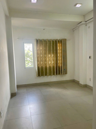 CHO THUÊ PHÒNG LỚN QUẬN 3 - ĐƯỜNG CMT 8 - CHỈ 5 TRIỆU/THÁNG