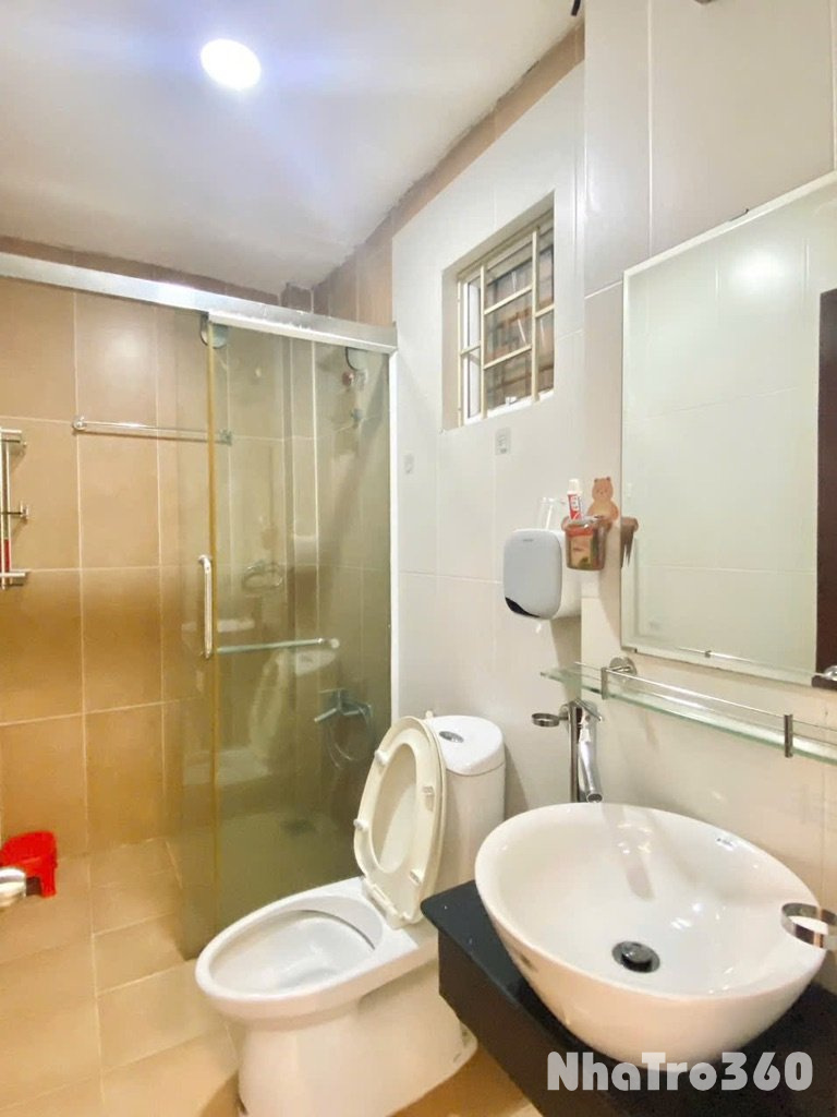 Căn hộ tách bếp quận 8, Full nội thất, UEH giáp Q5