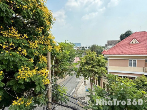 Full nội thất, cửa sổ trời, ban công, máy giặt