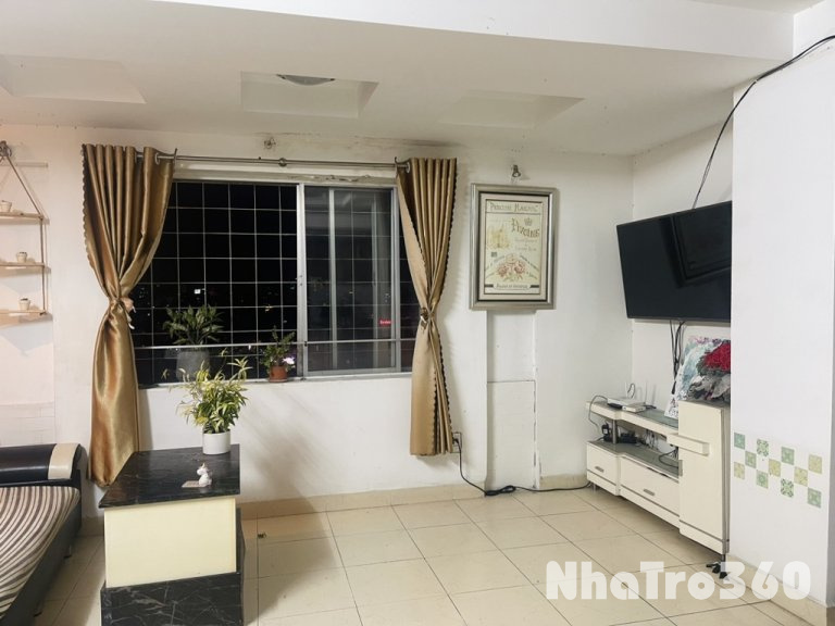 Tìm người ở ghép chung cư Miếu Nổi