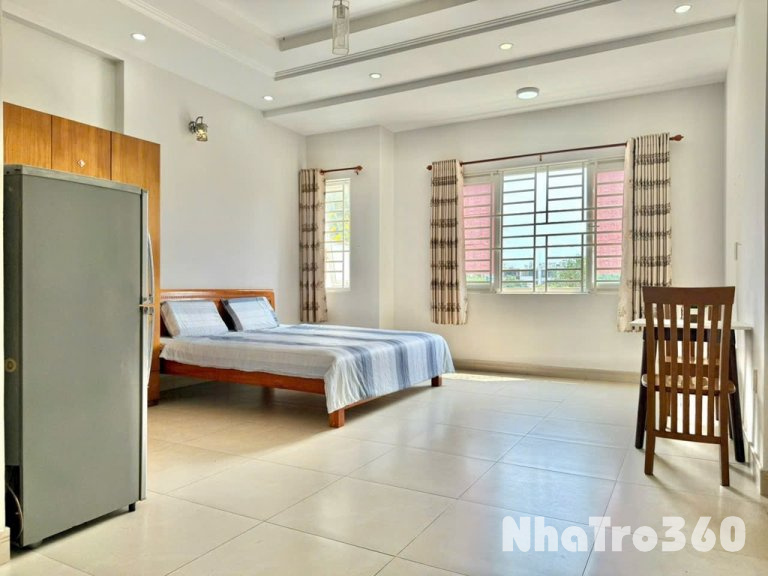 Full nội thất, cửa sổ trời, ban công, máy giặt