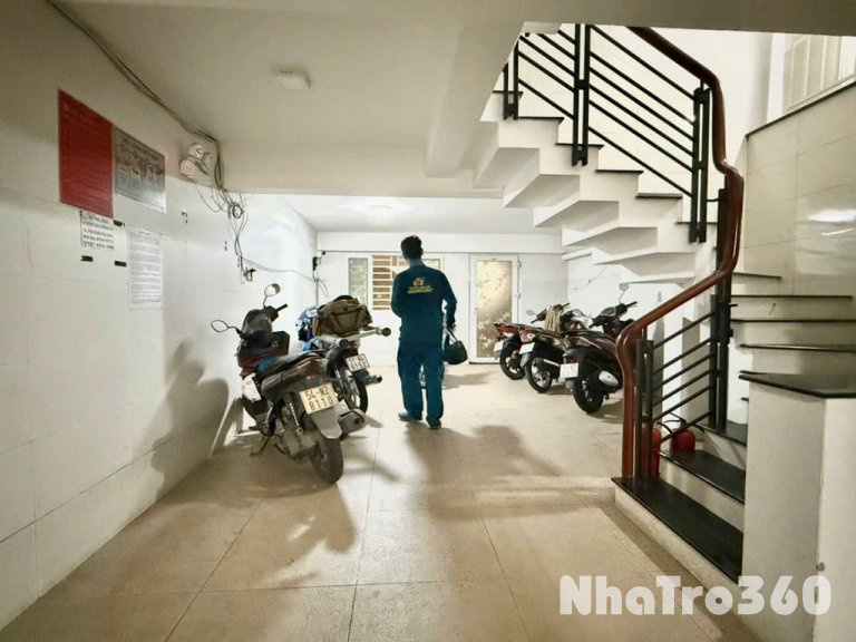 Full nội thất, cửa sổ trời, ban công, máy giặt