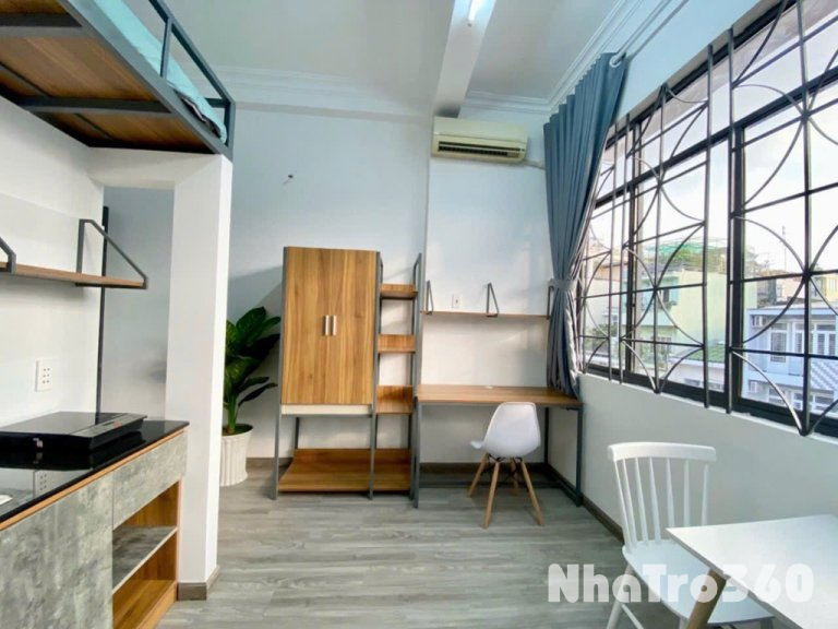 Cho Thuê Căn Hộ Duplex Có Cửa Sổ Trời Quận 11
