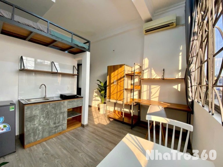 Cho Thuê Căn Hộ Duplex Có Cửa Sổ Trời Quận 11