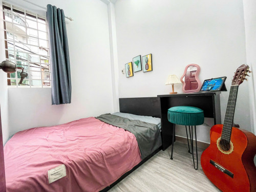 Căn hộ 2 phòng ngủ giá sinh viên ngay quận 10, cửa sổ đón nắng, gần UEH, Sư Vạn Hạnh Mall
