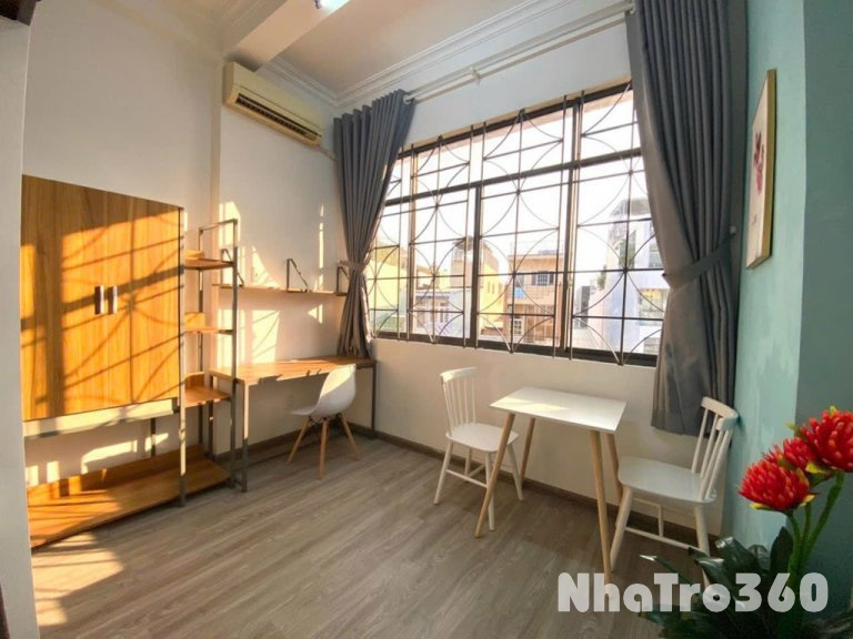 Cho Thuê Căn Hộ Duplex Có Cửa Sổ Trời Quận 11