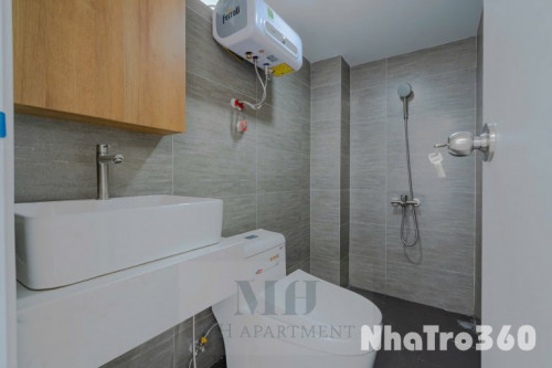 Trung tâm Quận 7 cho thuê Duplex, Stu ban công, cửa sổ, rộng rãi 45m2, nhà thang máy, bảo vệ, hầm xe đầy đủ