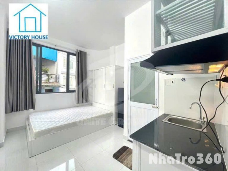 Phòng đầy đủ nội thất cửa sổ trời 191 Cống Quỳnh, Quận 1