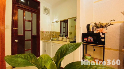 Cho thuê căn hộ Studio Ban công Q1 gần ĐH Văn Lang, cầu Ông Lãnh, cầu Calmette, chợ Bến Thành, Bitexco