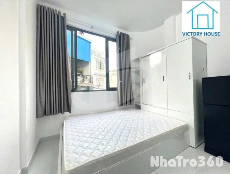 Phòng đầy đủ nội thất cửa sổ trời 191 Cống Quỳnh, Quận 1