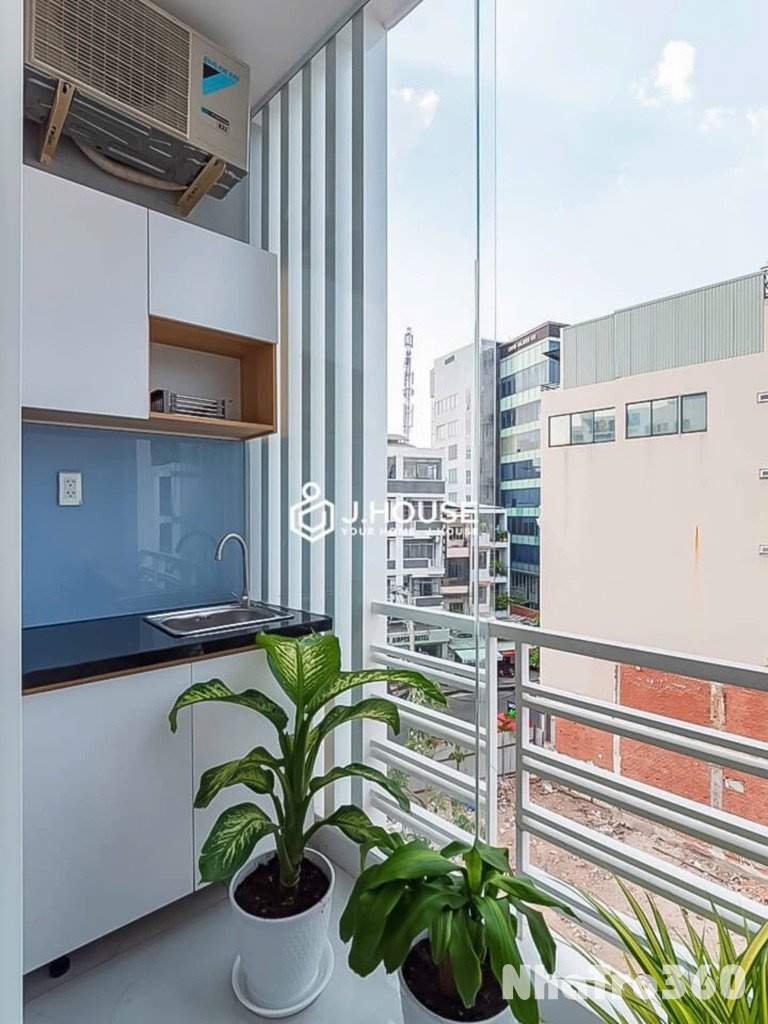 STUDIO BAN CÔNG FULL NT GẦN SÂN BAY TSN TÂN BÌNH