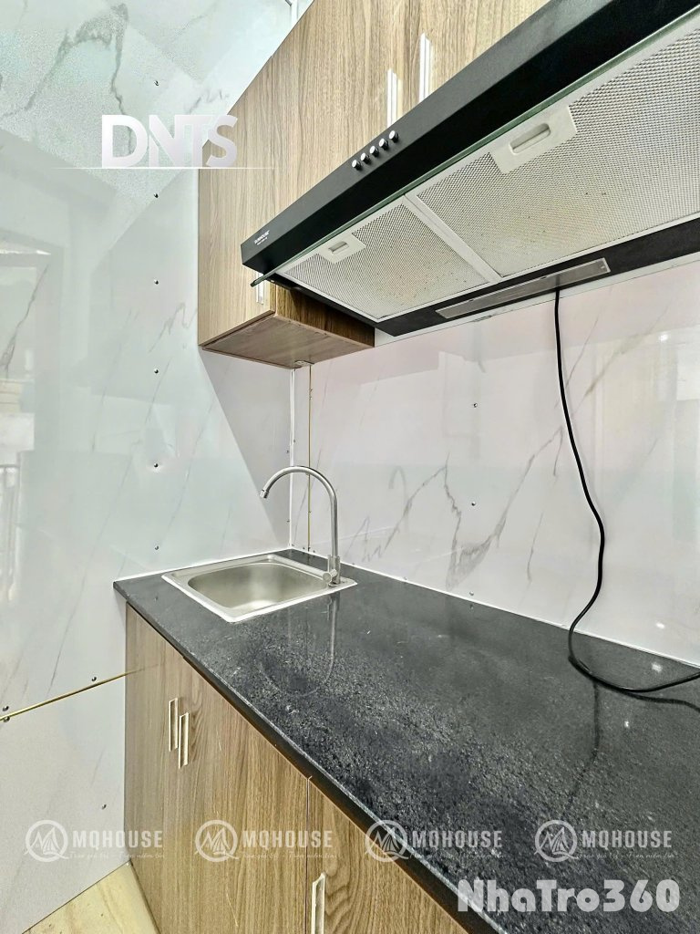 CĂN HỘ BAN CÔNG SẠCH SẼ - MỚI - GIÁ CẢ HỢP LÝ NGAY QUẬN 1, GẦN ĐẠI HỌC UEH, XÃ HỘI NHÂN VĂN