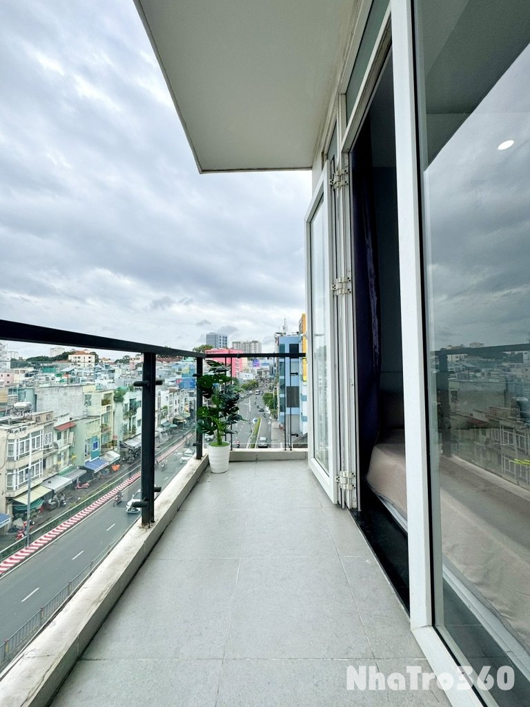 Cho thuê căn hộ ban công full nội thất quận 1