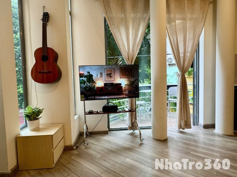 Phòng đẹp - Sạch sẽ - Giá cả hợp lý, có máy giặt riêng, cửa sổ lớn đón nắng, gần Đại học UEH