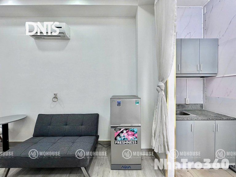 CĂN HỘ BAN CÔNG SẠCH SẼ - MỚI - GIÁ CẢ HỢP LÝ NGAY QUẬN 1, GẦN ĐẠI HỌC UEH, XÃ HỘI NHÂN VĂN