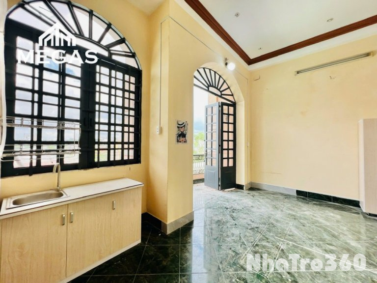 Full nội thất, bancol, cửa sổ, tự do, giá rẻ