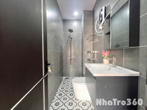 Nội thất cơ bản, ban công, tự do, thang máy