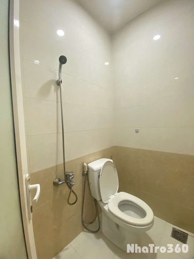 Căn hộ full nội thất cửa sổ Cống Quỳnh Quận 1