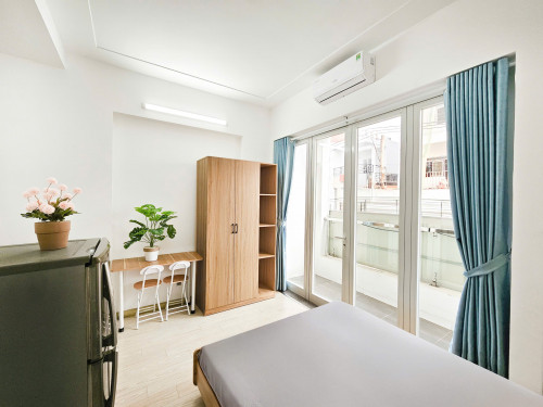 Cho thuê căn hộ studio có ban công/ cửa sổ, full nội thất p.Tân Kiểng, q.7 gần Lotte, RMIT, TDTU