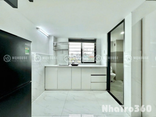 Cho Thuê Căn Hộ Có Gác Cửa Sổ Trời Etown Tân Bình