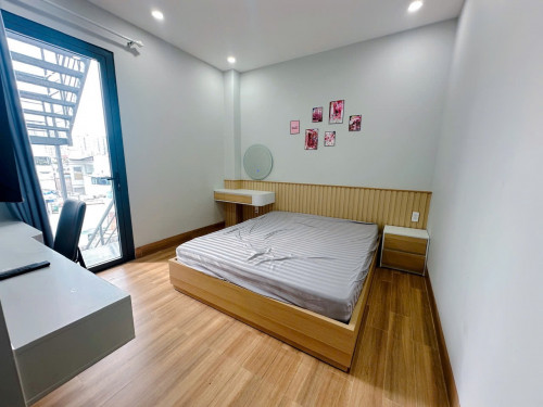 Cho thuê căn hộ Studio Ban công, Máy giặt riêng Q4 gần ĐH Luật, ĐH Nguyễn Tất Thành, chợ 200