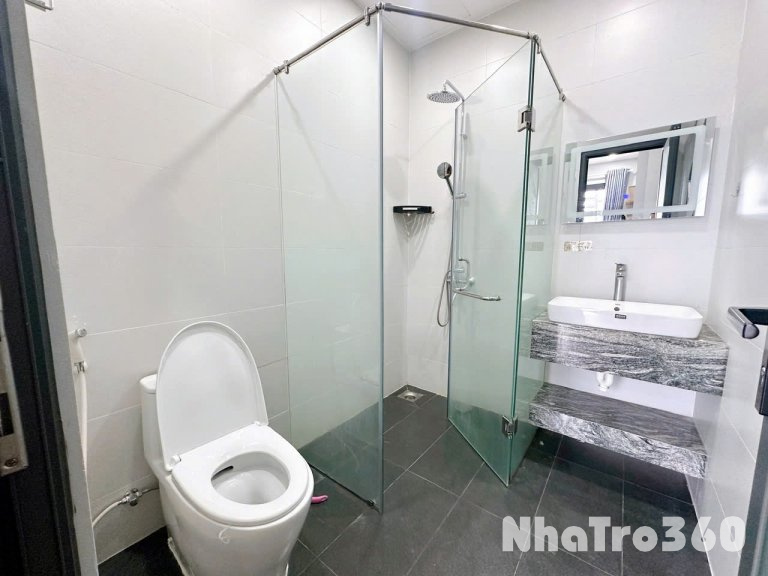 Cho thuê căn hộ Studio Ban công, Máy giặt riêng Q4 gần ĐH Luật, ĐH Nguyễn Tất Thành, chợ 200