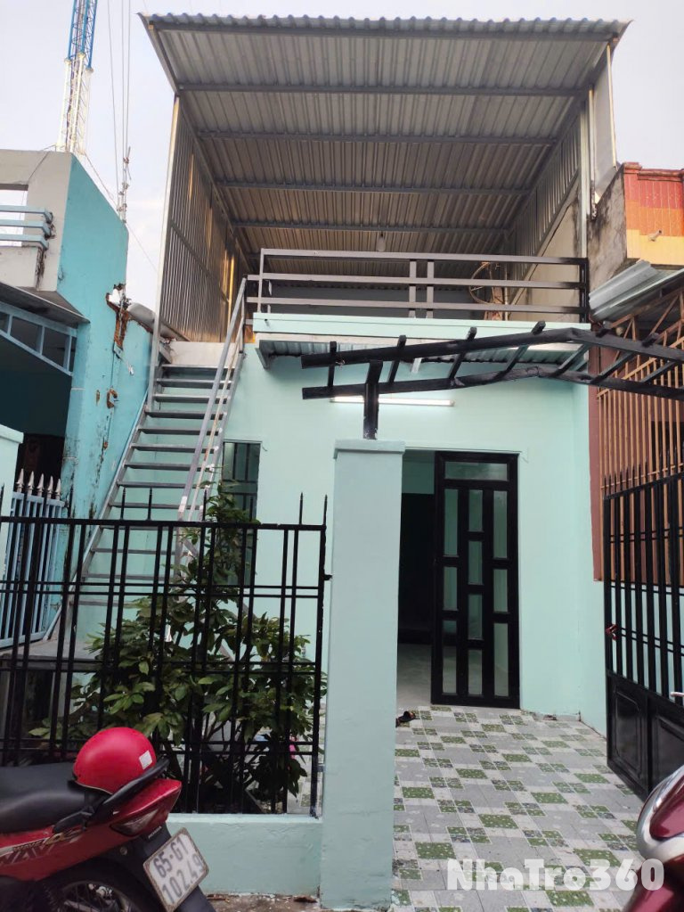 66. Nhà 2 mặt tiền 5 triệu 2 phòng ngủ Phạm Ngọc Hưng lộ 4m