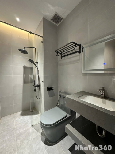 Cho thuê căn hộ Studio Ban công SIÊU XINH Q4 gần cầu Ông Lãnh, cầu Calmette, ĐH Luật, ĐH Nguyễn Tất Thành