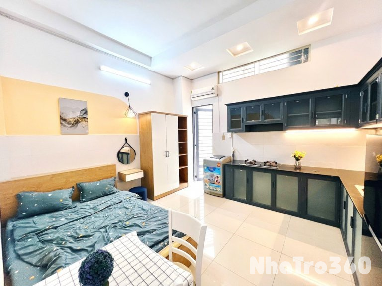 Căn Hộ Studio Giếng Trời Riêng Gian Bếp To Sân Bay