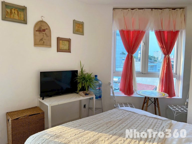 Căn hộ mới - sạch sẽ - giá hợp lý ngay quận 1, bancol siêu chill, gần đại học UEH, quận 3