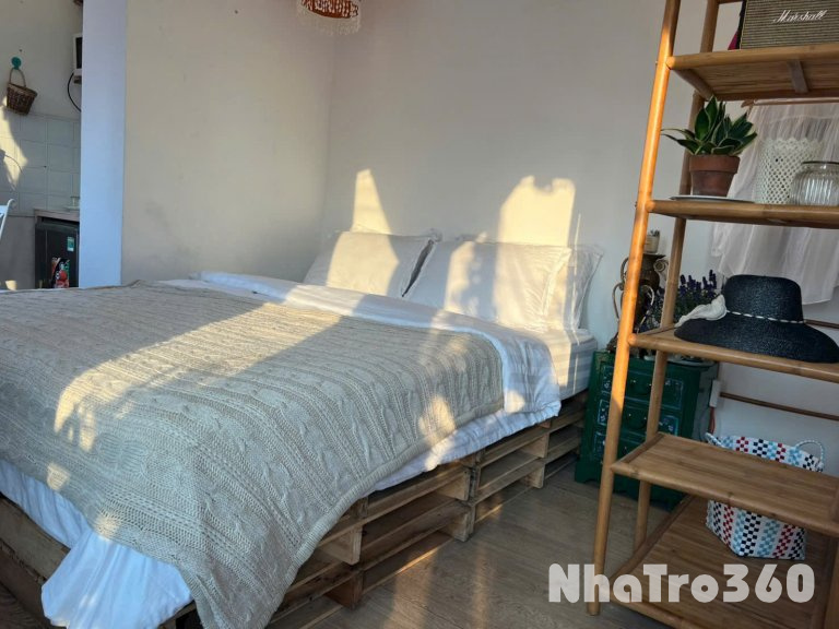 Căn hộ mới - sạch sẽ - giá hợp lý ngay quận 1, bancol siêu chill, gần đại học UEH, quận 3