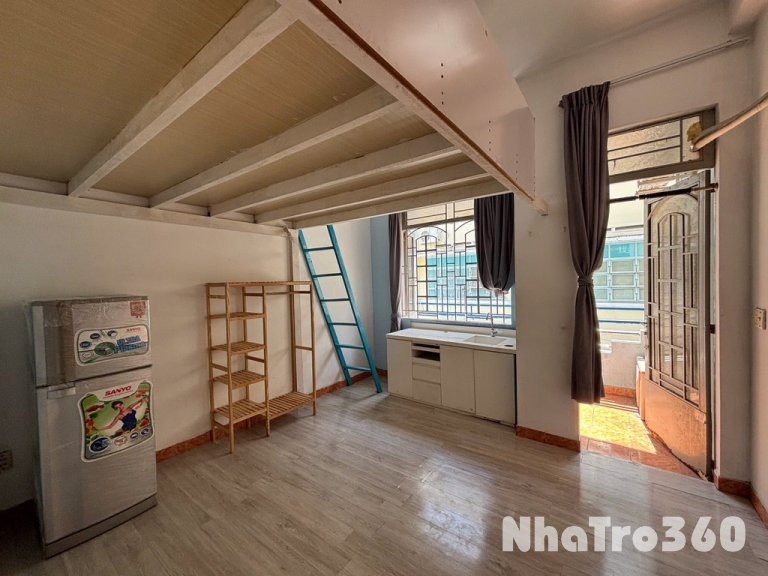 Khai trương gác đường Thành Thái Quận 10